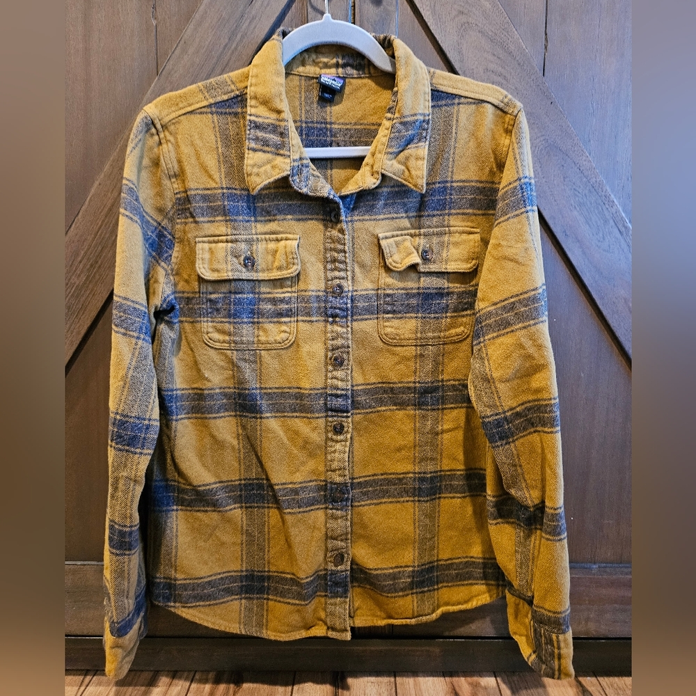 Patagonia Women's Long-Sleeved Organic Cotton Midweight Fjord Flannel Shirt